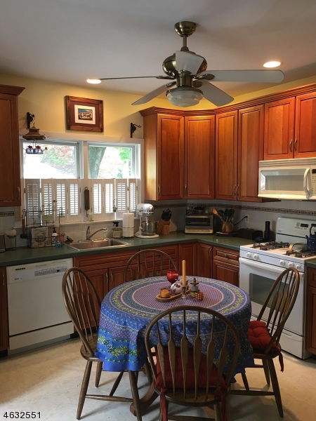 34 Franklin Place, Unit 1 Summit, NJ 07901 - Photo 3 of 5