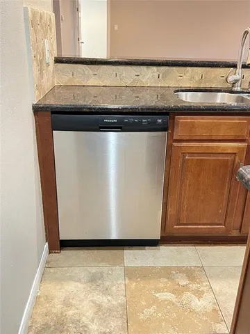 $3,400 | 6151 Alpha Road, Dallas, TX 75240