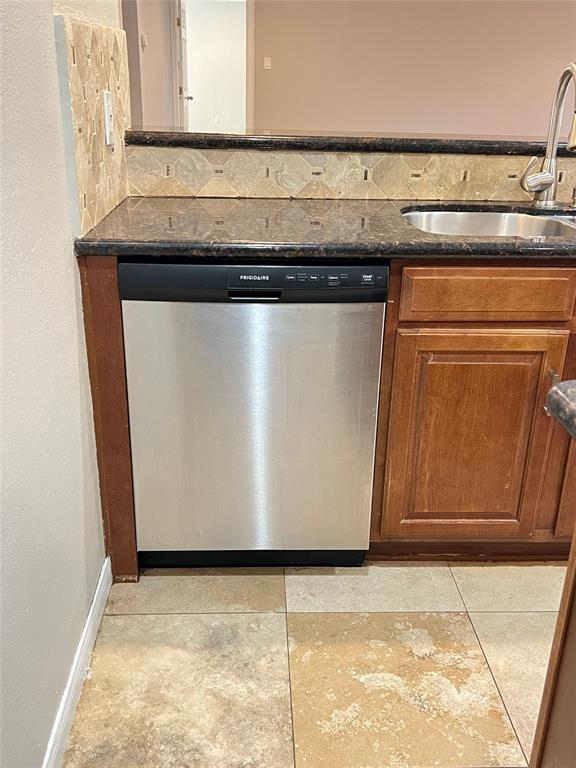 6151 Alpha Road Dallas, TX 75240 - Photo 12 of 39 a view of washer and dryer