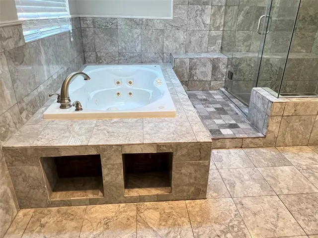 $3,400 | 6151 Alpha Road, Dallas, TX 75240