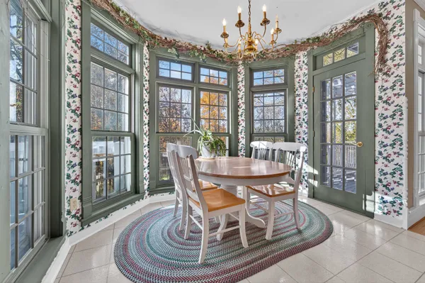 $949,900 | 107 Lamine Lane, Combined Locks, WI 54113