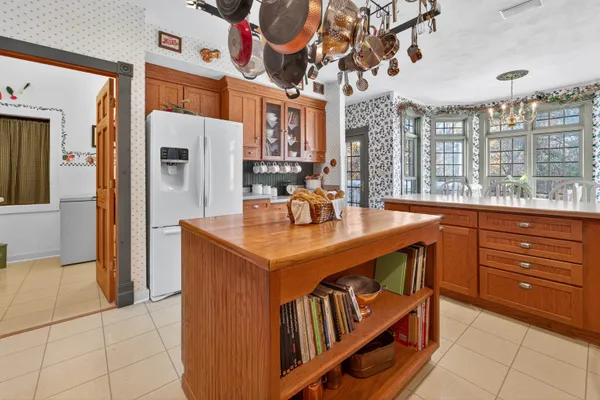 $949,900 | 107 Lamine Lane, Combined Locks, WI 54113