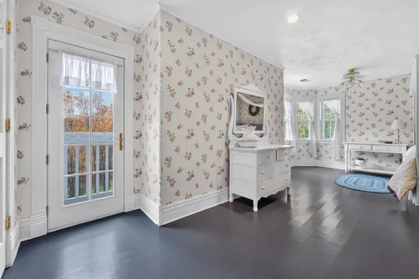 $949,900 | 107 Lamine Lane, Combined Locks, WI 54113