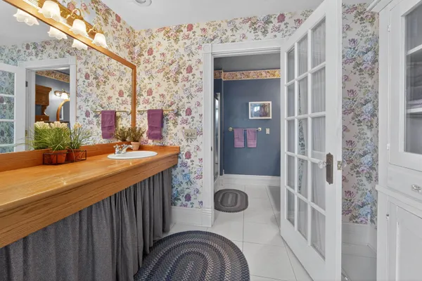 $949,900 | 107 Lamine Lane, Combined Locks, WI 54113