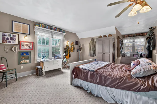 $949,900 | 107 Lamine Lane, Combined Locks, WI 54113