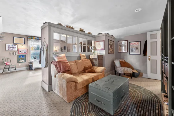 $949,900 | 107 Lamine Lane, Combined Locks, WI 54113