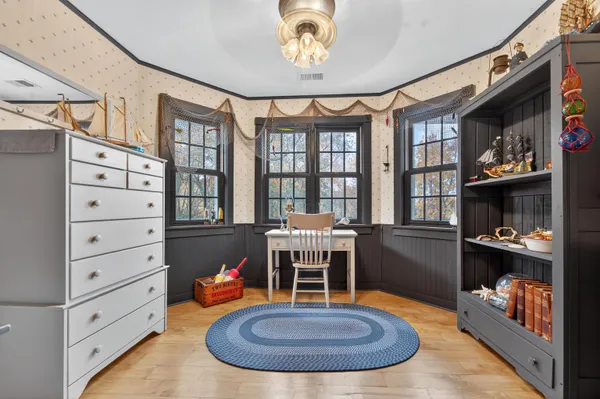 $949,900 | 107 Lamine Lane, Combined Locks, WI 54113