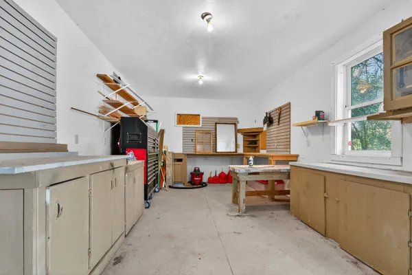 $949,900 | 107 Lamine Lane, Combined Locks, WI 54113