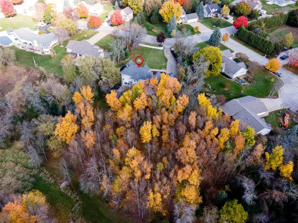 $949,900 | 107 Lamine Lane, Combined Locks, WI 54113