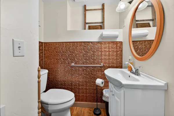 $949,900 | 107 Lamine Lane, Combined Locks, WI 54113