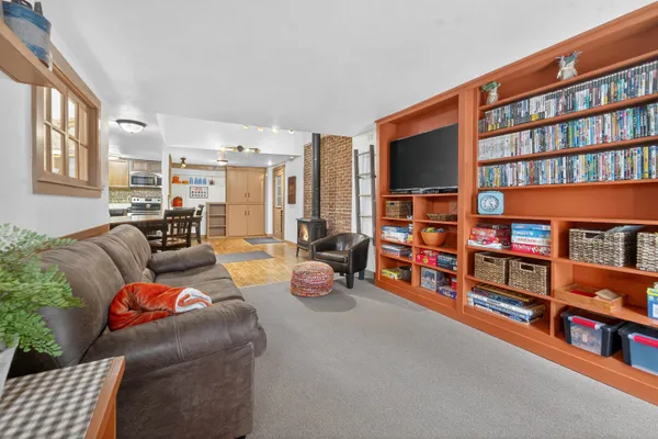 $949,900 | 107 Lamine Lane, Combined Locks, WI 54113