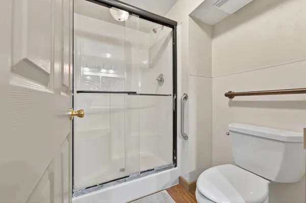 $949,900 | 107 Lamine Lane, Combined Locks, WI 54113