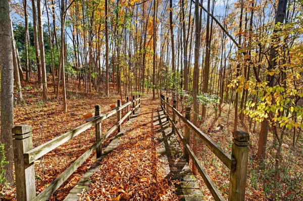 $949,900 | 107 Lamine Lane, Combined Locks, WI 54113