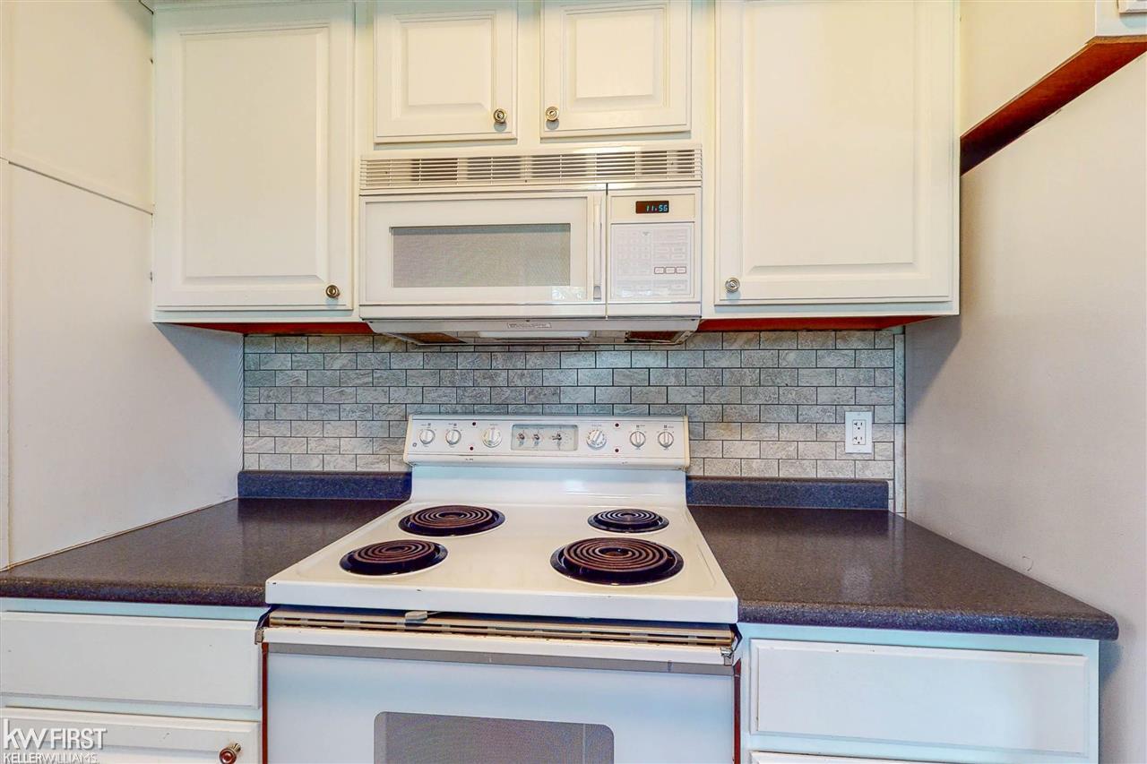 7486 Porter Road Grand Blanc, MI 48439 - Photo 17 of 70 50078147-16.JPG