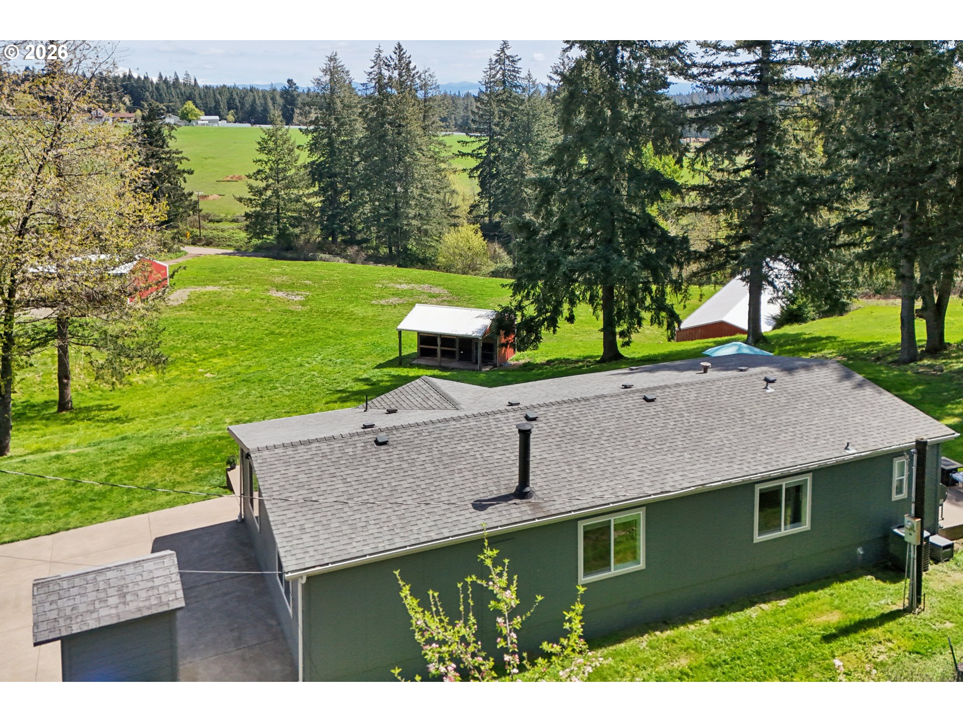 19285 South Lyons Road Oregon City, OR 97045 - Photo 36 of 40