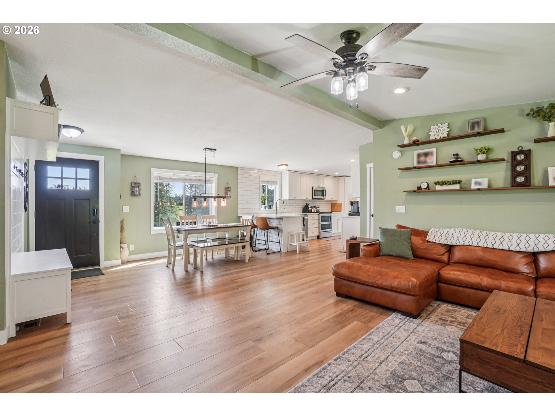 19285 South Lyons Road Oregon City, OR 97045 - Photo 7 of 40