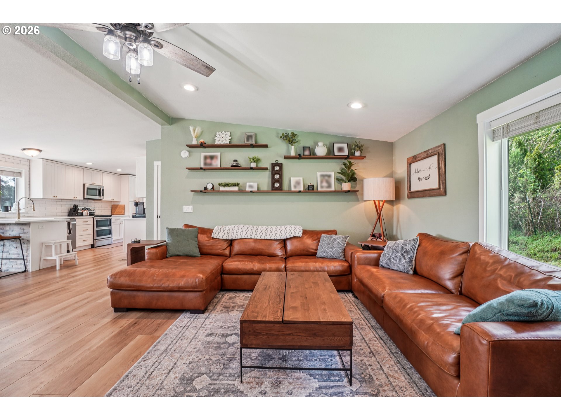 19285 South Lyons Road Oregon City, OR 97045 - Photo 9 of 40