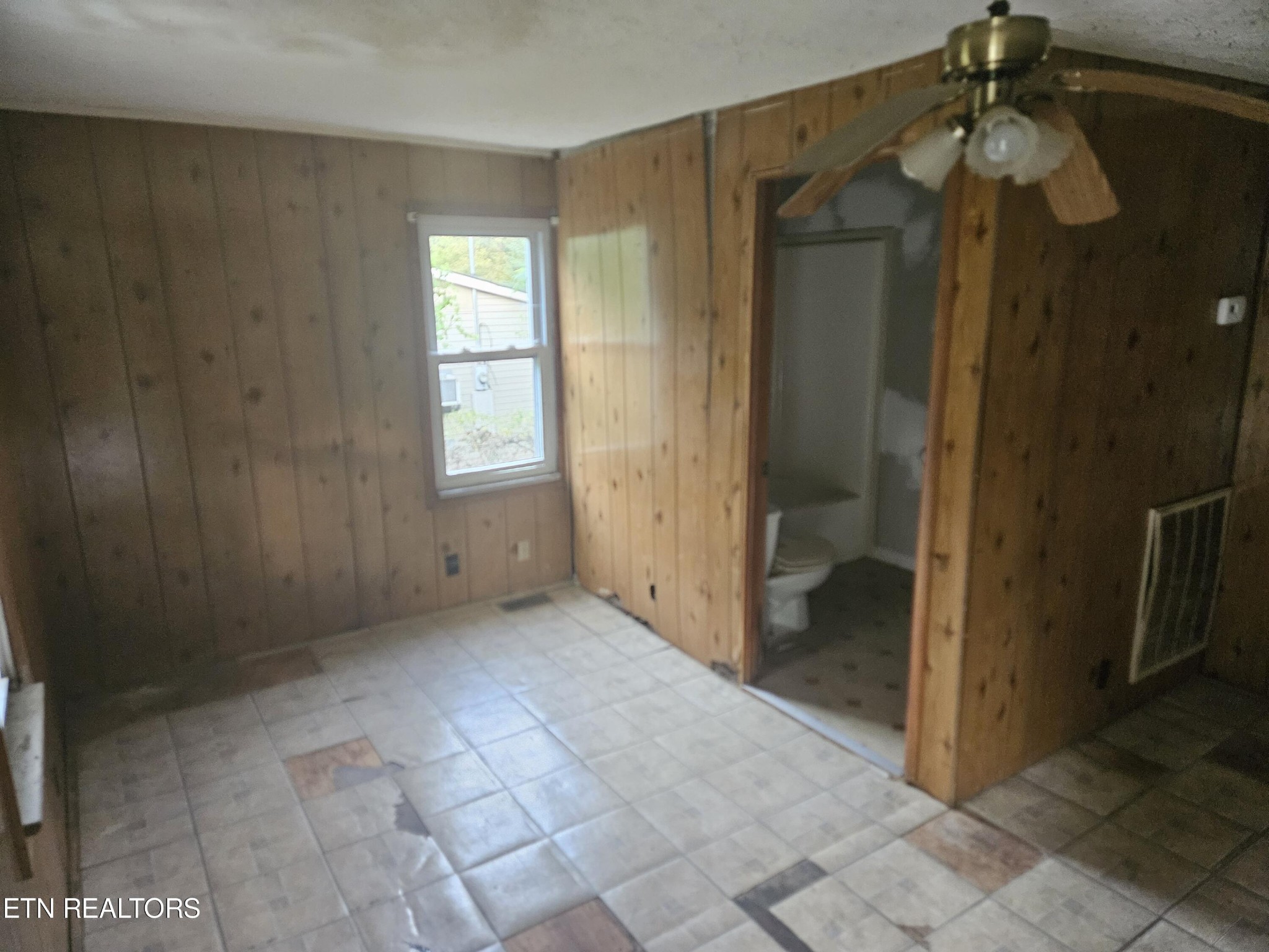 1606 Berry Road Knoxville, TN 37920 - Photo 2 of 8 Gallery Image 2