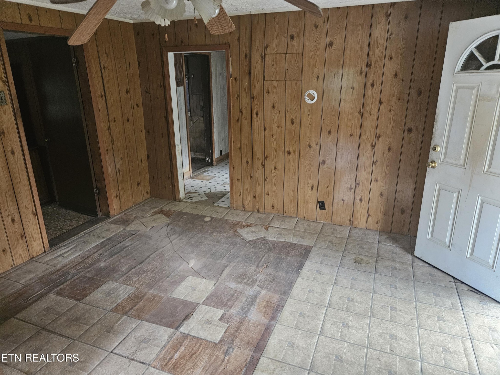 1606 Berry Road Knoxville, TN 37920 - Photo 3 of 8 Gallery Image 3