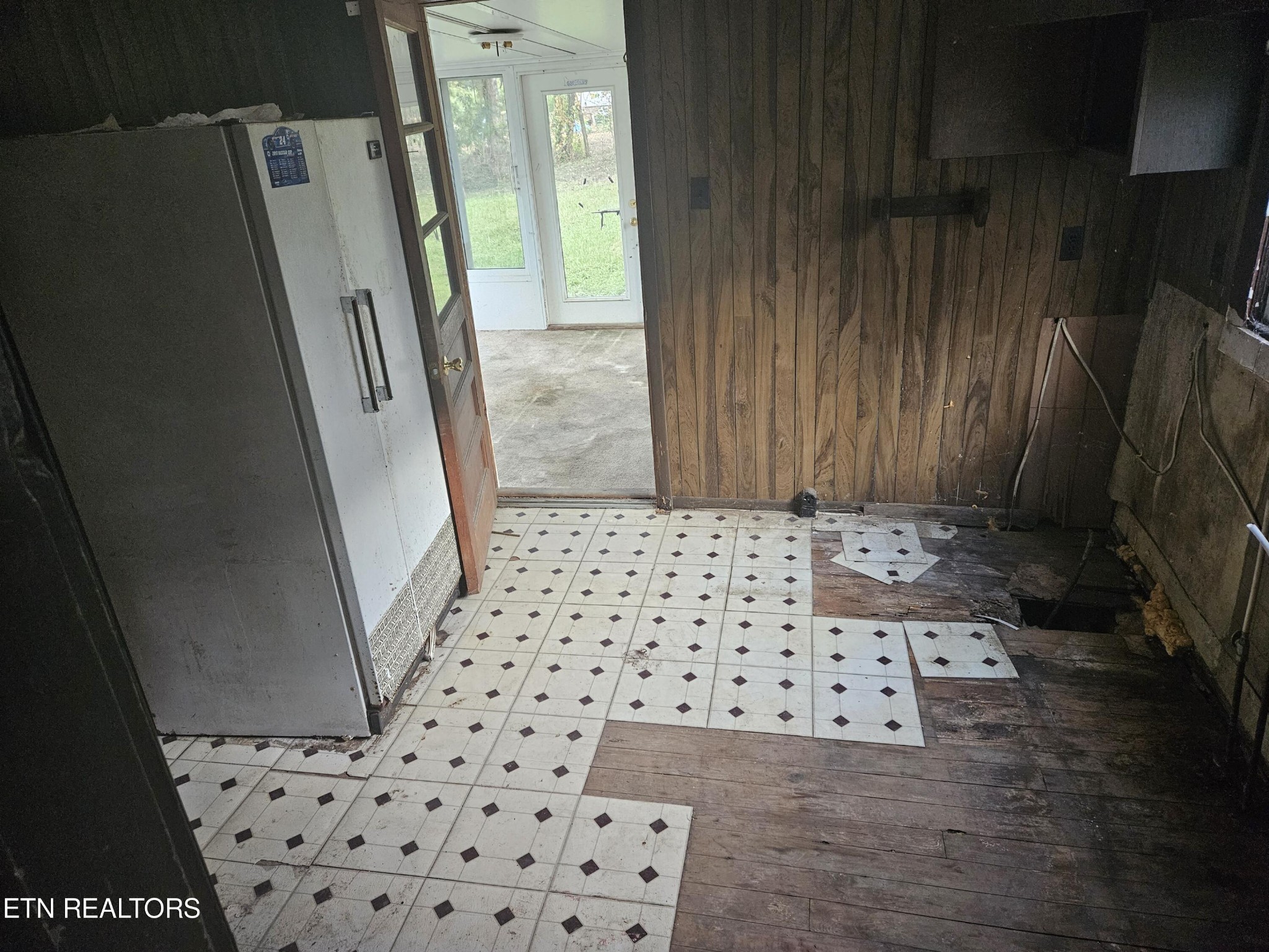 1606 Berry Road Knoxville, TN 37920 - Photo 7 of 8 Gallery Image 7