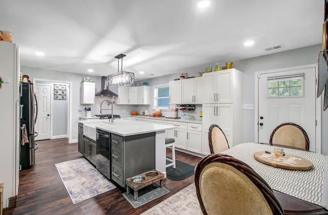 $960,000 | 442 Rhode Drive, Cottageville, SC 29435