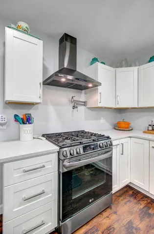 $960,000 | 442 Rhode Drive, Cottageville, SC 29435