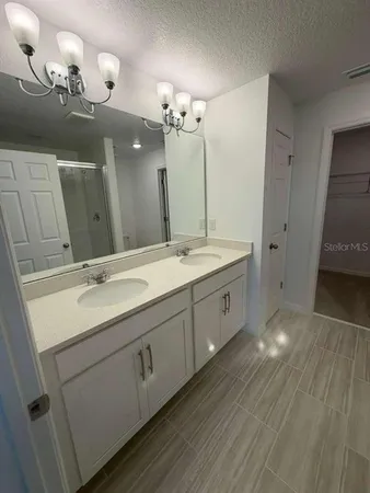 $2,700 | 466 Thompson Village Avenue, Apopka, FL 32703