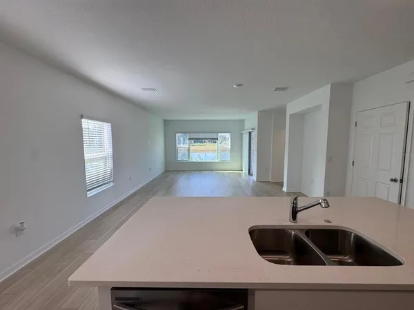 $2,700 | 466 Thompson Village Avenue, Apopka, FL 32703