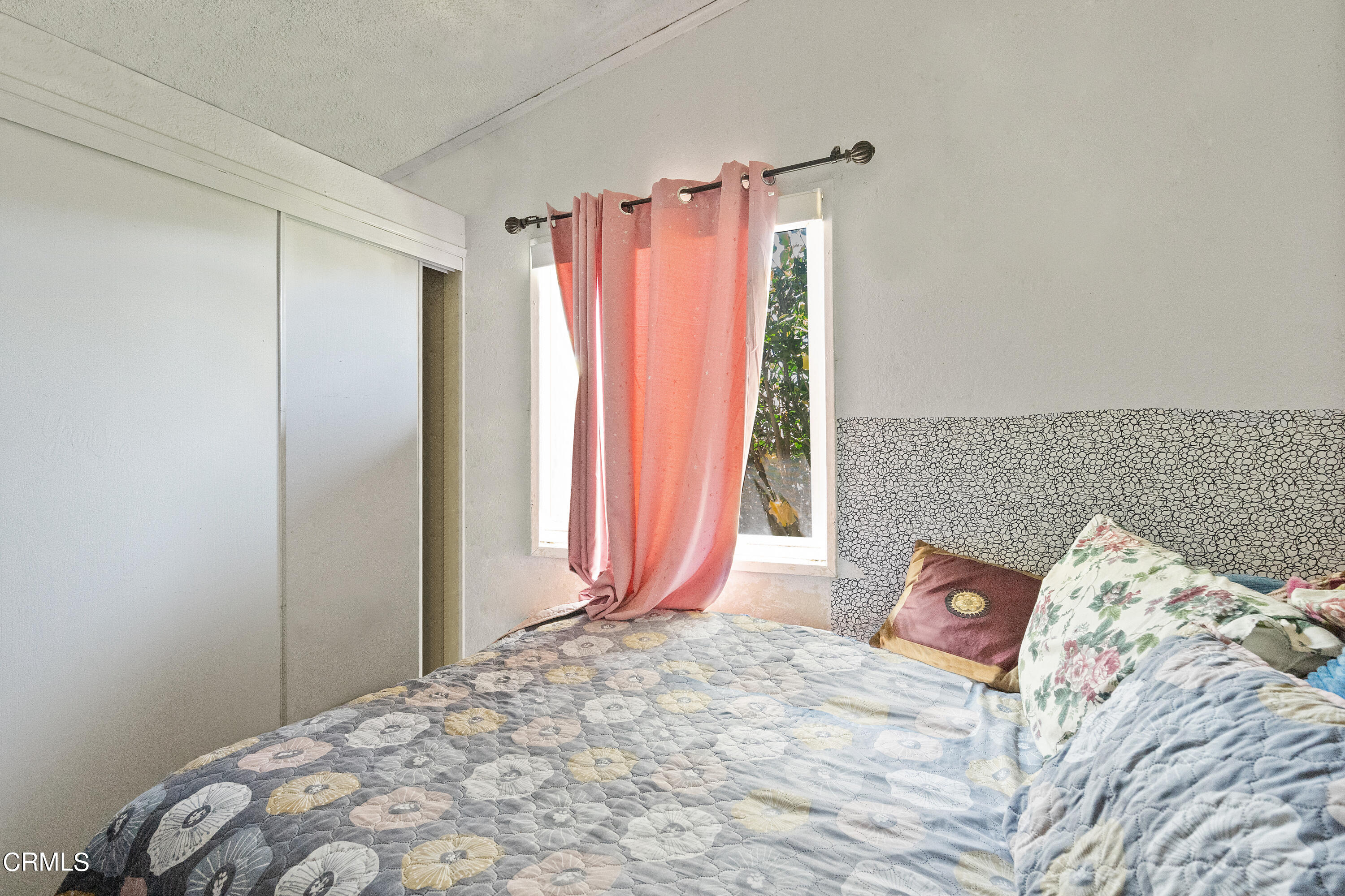 401-403 East Pleasant Valley Road Oxnard, CA 93033 - Photo 8 of 15 6