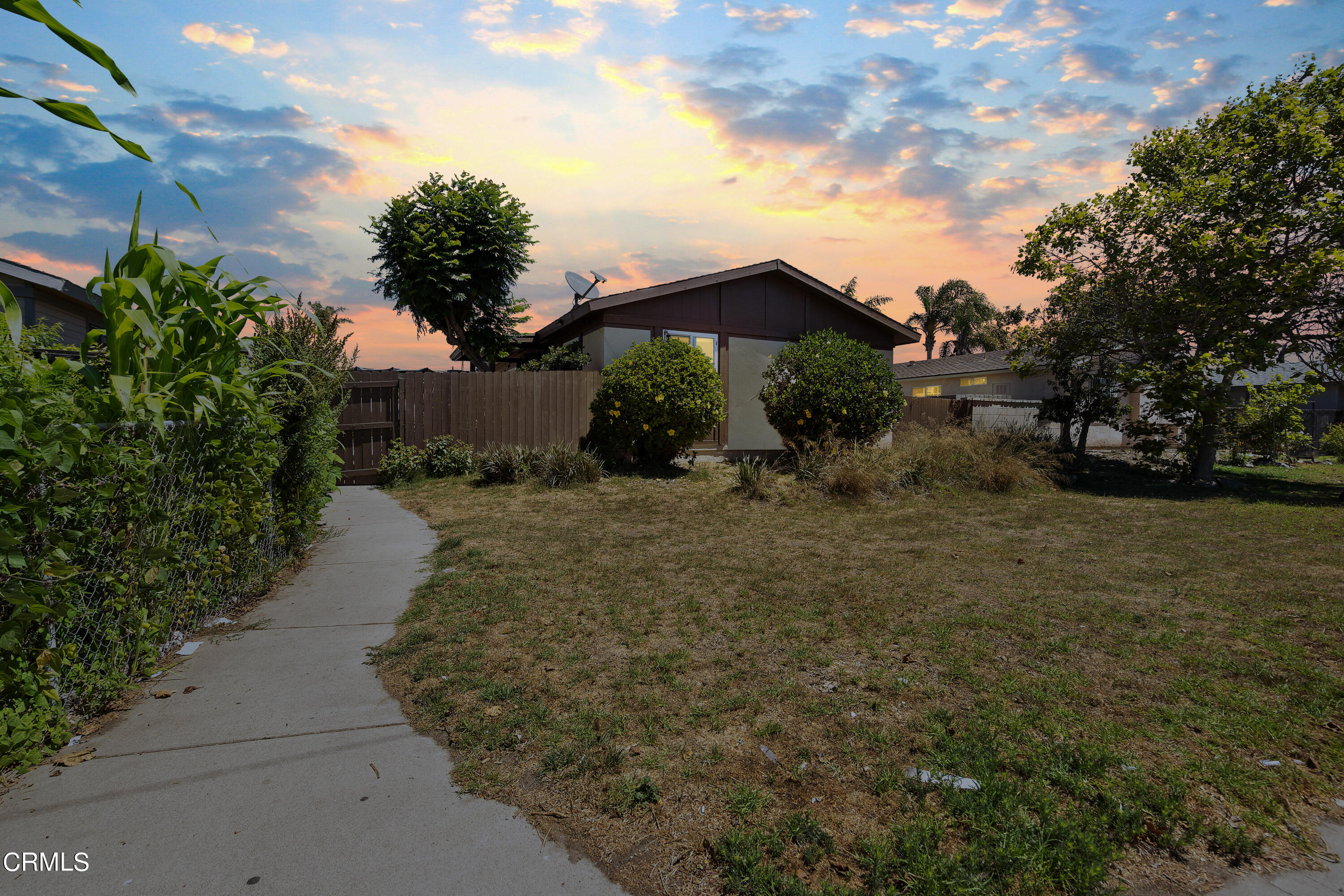 401-403 East Pleasant Valley Road Oxnard, CA 93033 - Photo 10 of 15 19
