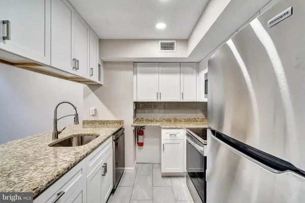 $2,400 | 105 Park Pl Drive, Cherry Hill, NJ 08002