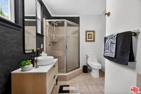 $1,100,000 | 22217 Ybarra Road, Woodland Hills, CA 91364