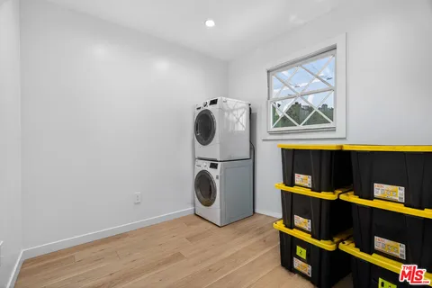 $1,100,000 | 22217 Ybarra Road, Woodland Hills, CA 91364