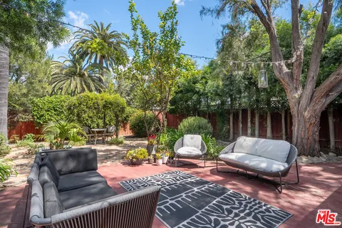 $1,100,000 | 22217 Ybarra Road, Woodland Hills, CA 91364