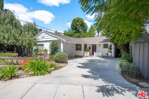 $1,100,000 | 22217 Ybarra Road, Woodland Hills, CA 91364