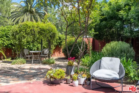 $1,100,000 | 22217 Ybarra Road, Woodland Hills, CA 91364