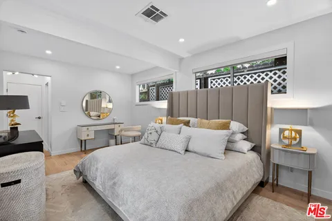 $1,100,000 | 22217 Ybarra Road, Woodland Hills, CA 91364