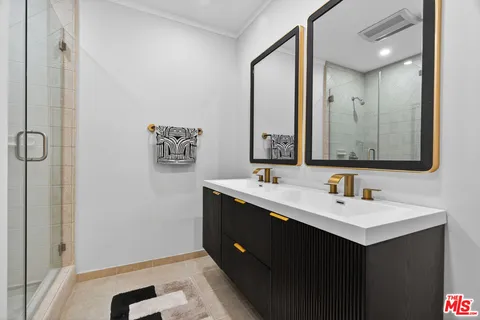 $1,100,000 | 22217 Ybarra Road, Woodland Hills, CA 91364