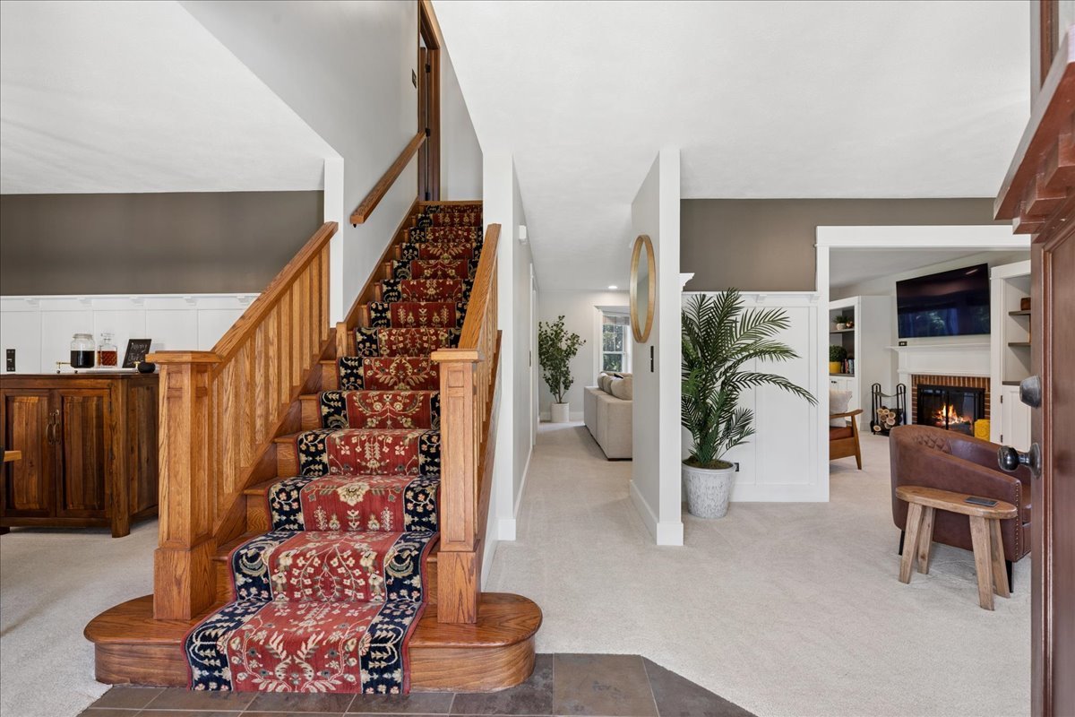 190 Old Forge Road Elgin, IL 60123 - Photo 3 of 29
