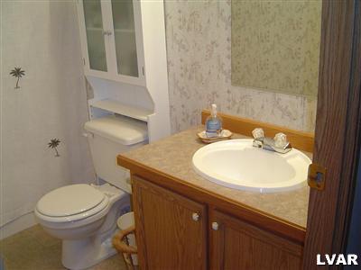 4121 Friedens Road Slatington, PA 18080 - Photo 6 of 7 Gallery Image 6
