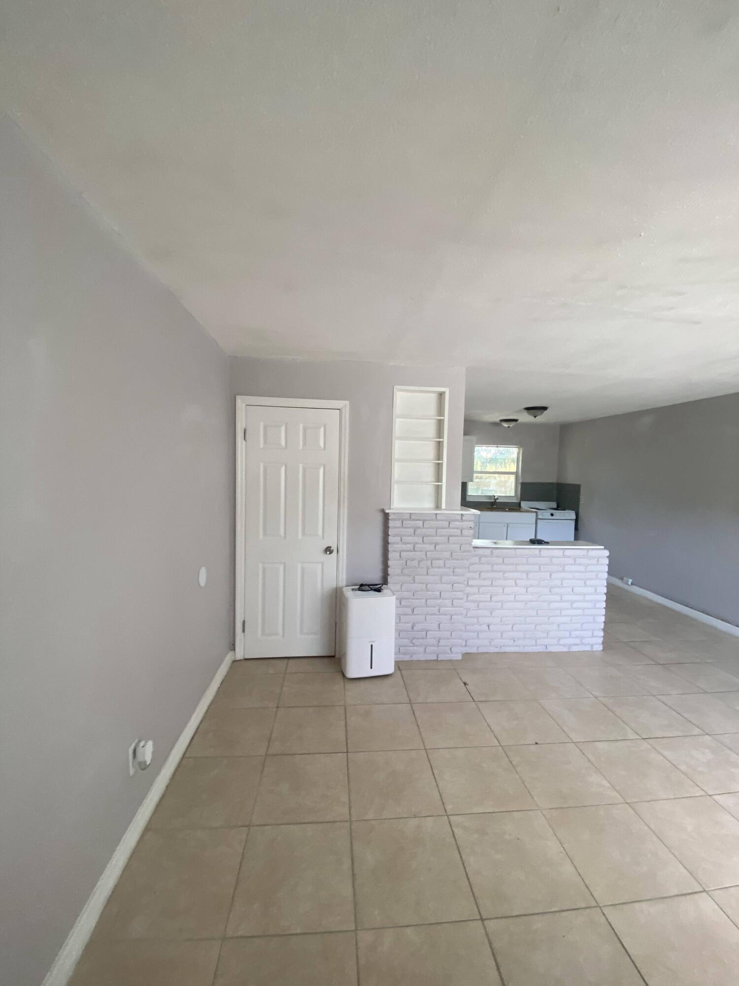 1820 Redbank Road, Unit 2 West Palm Beach, FL 33408 - Photo 5 of 12 5