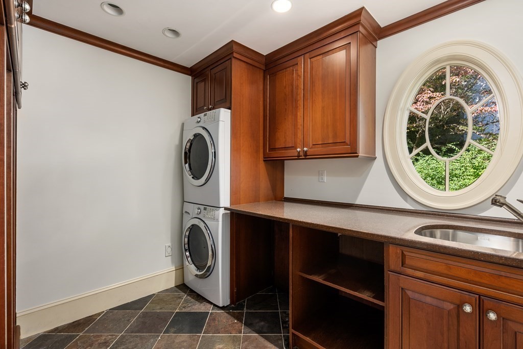 42 Old Colony Road Wellesley, MA 02481 - Photo 15 of 36