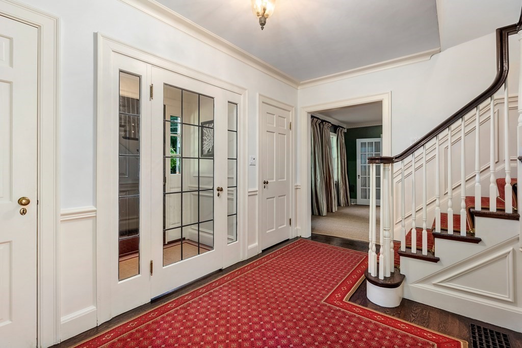 42 Old Colony Road Wellesley, MA 02481 - Photo 17 of 36