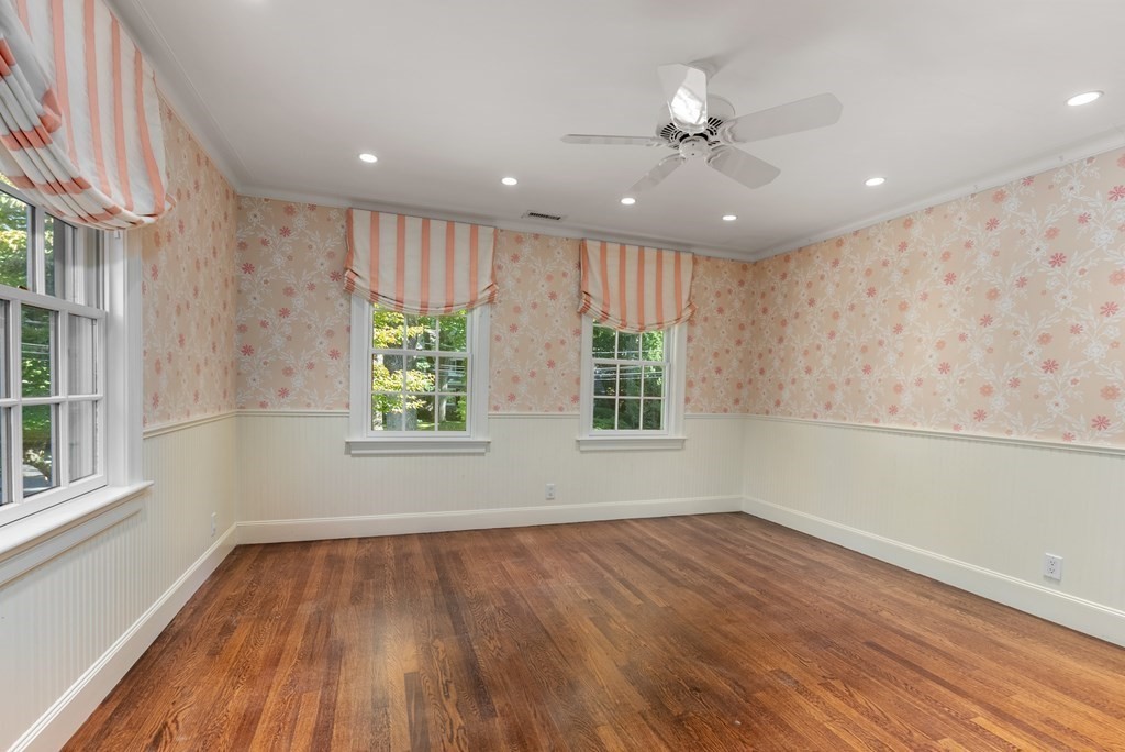 42 Old Colony Road Wellesley, MA 02481 - Photo 22 of 36