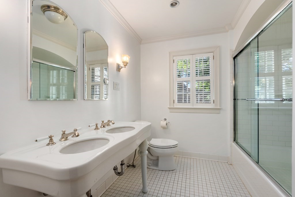 42 Old Colony Road Wellesley, MA 02481 - Photo 24 of 36
