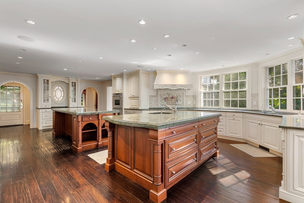 42 Old Colony Road Wellesley, MA 02481 - Photo 6 of 36