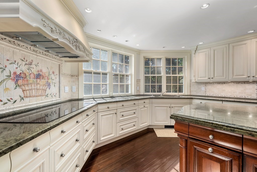 42 Old Colony Road Wellesley, MA 02481 - Photo 7 of 36
