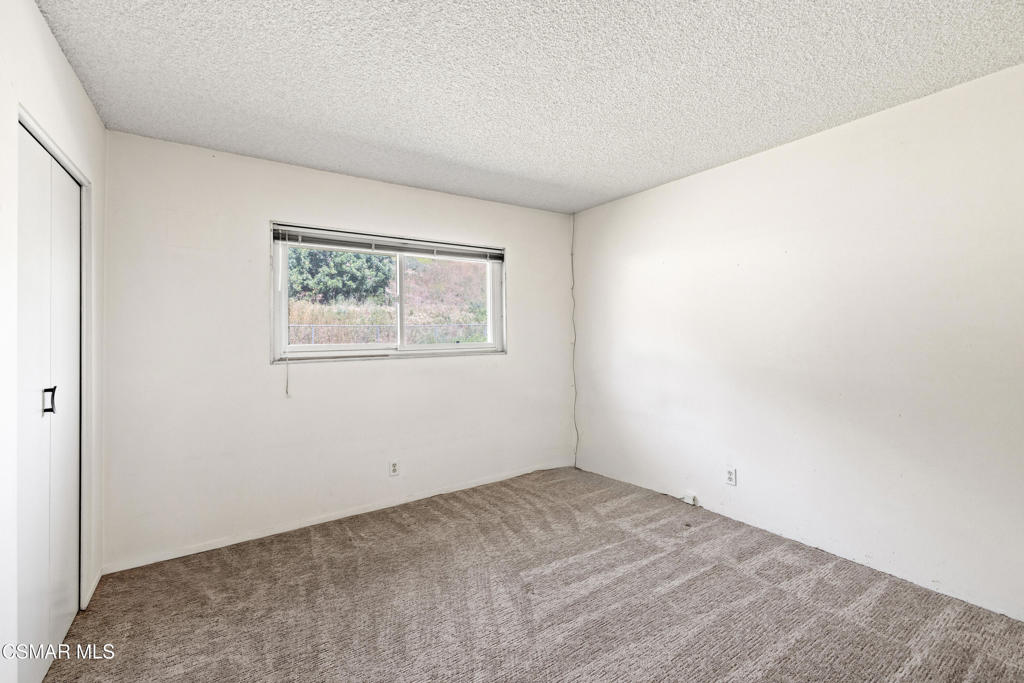 4477 Hempstead Street Simi Valley, CA 93063 - Photo 11 of 25