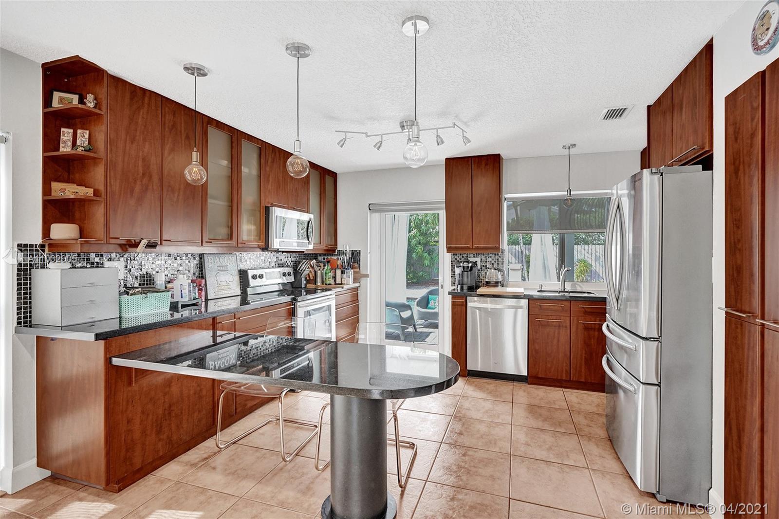 10 Dogwood Road Hollywood, FL 33021 - Photo 14 of 73 Gallery Image 14
