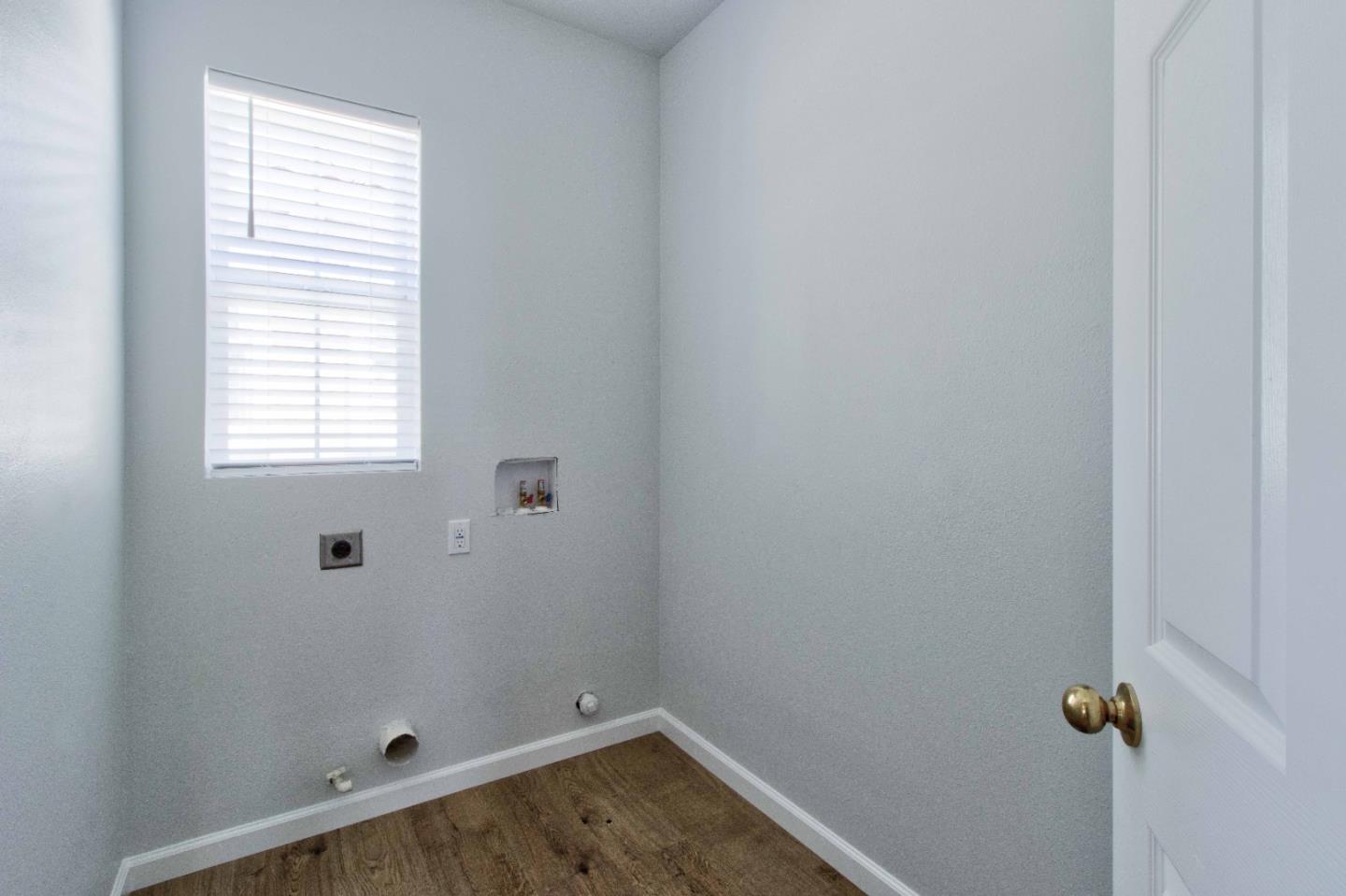 2715 Shellgate Circle Hayward, CA 94545 - Photo 36 of 47 a small space with a window